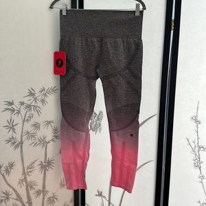 NWT Live Electric Nez Yoga Leggings, M-L, Pink/Gray